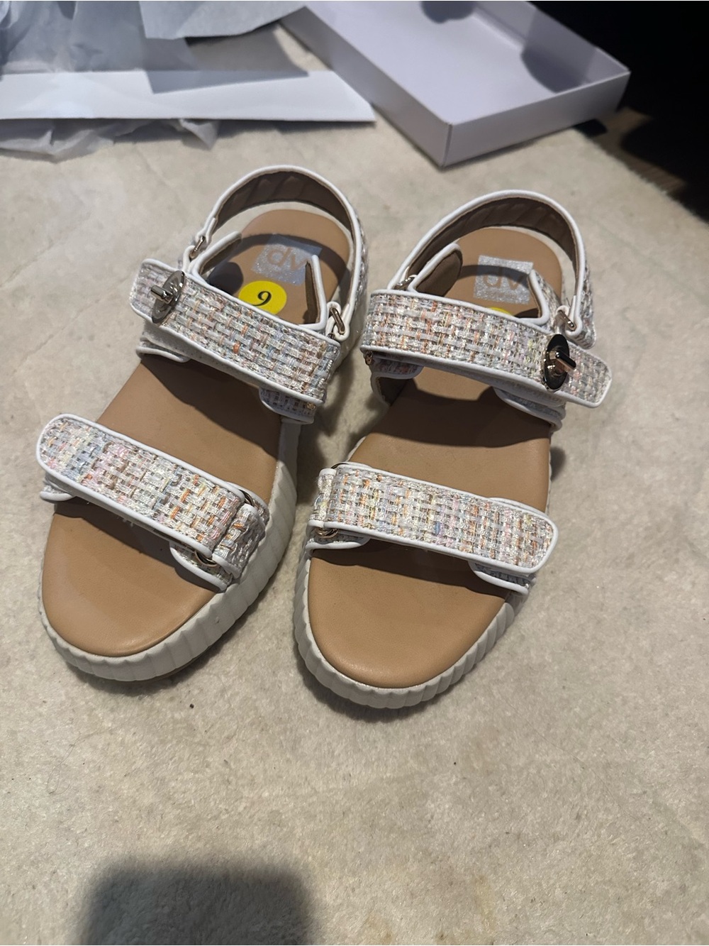 Dolce Vita White Tweed Strap Sandals with Tan Footbed sz 9